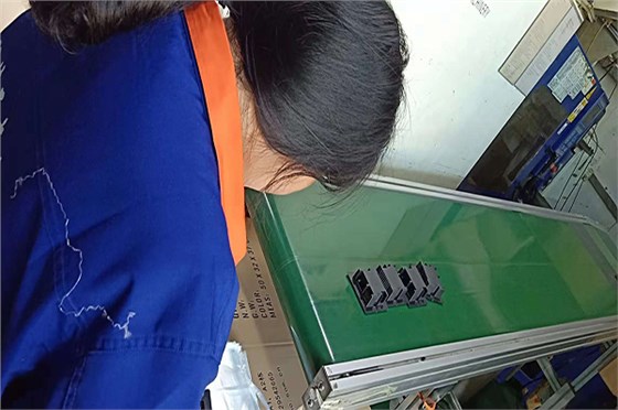 塑膠模具知識(shí)——冷除了加衣服，還要注意「加強(qiáng)筋」