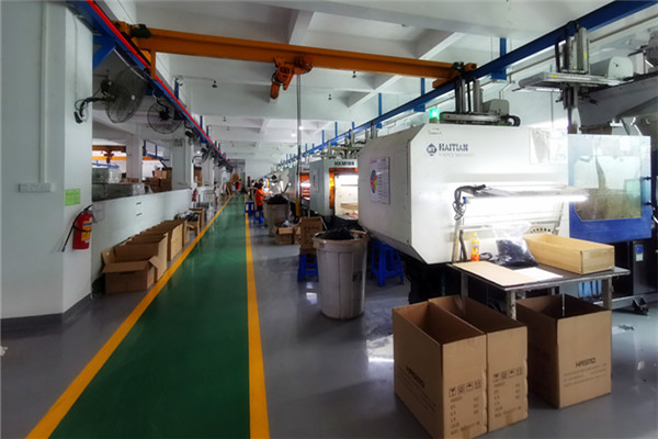 深圳藍牙耳機模具廠：博騰納獨家技藝有分模線但你看不見！